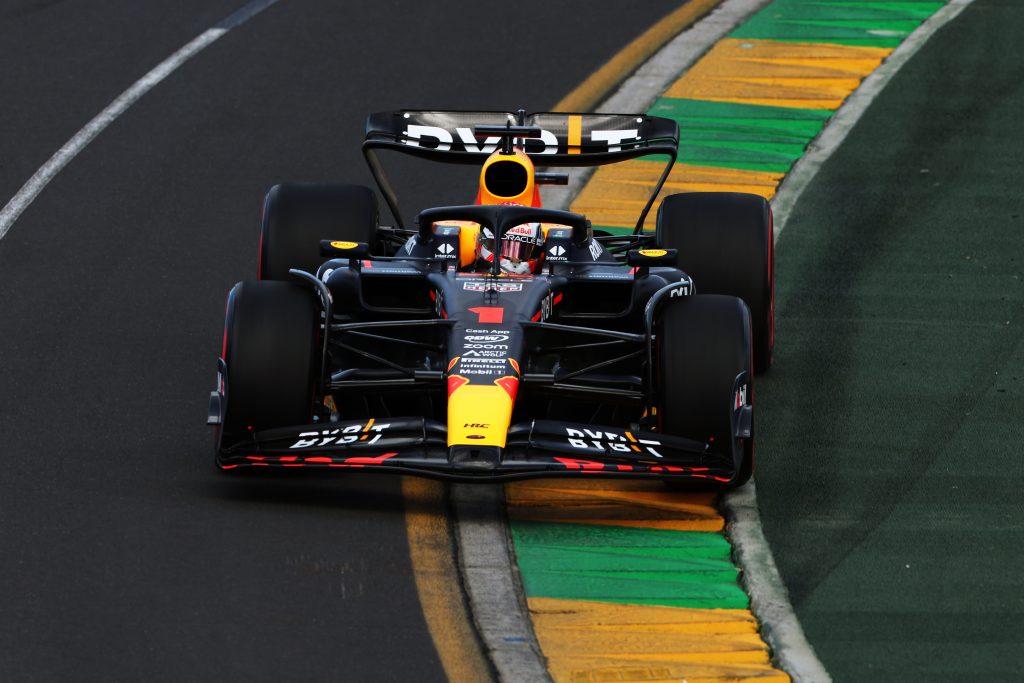 Verstappen leads Hamilton in Australian first practice