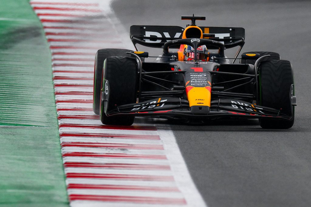 Spanish GP: Verstappen on pole alongside home-hero Sainz