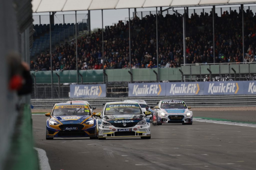 BTCC: Hill’s day goes dreamland to wasteland, as Sutton and Turkington take wins