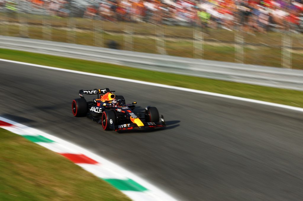 F1: Verstappen and Sainz set the pace as Perez crashes